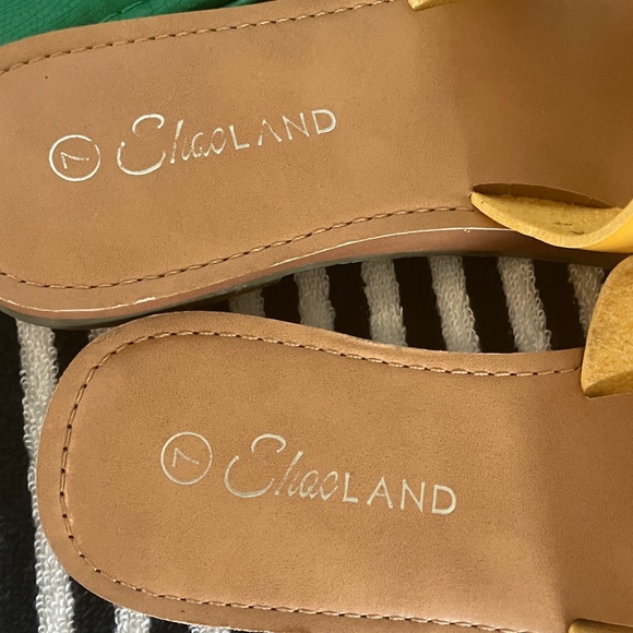 Sandal Bundle Size 7 - Picture 2 of 6